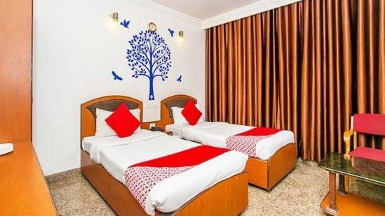 hotelpearlinn Bangalore Buitenkant foto
