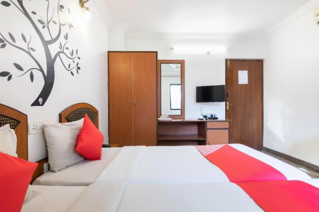 hotelpearlinn Bangalore Buitenkant foto